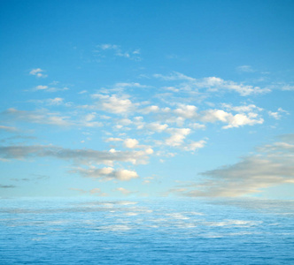 海水中反射的云海
