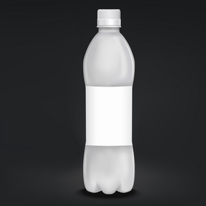 与空白标签的塑料瓶