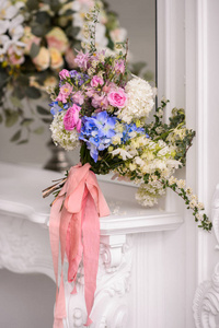 婚礼花束的美丽花朵。新娘的花束