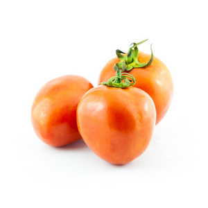 孤立在白色背景上的新鲜番茄
