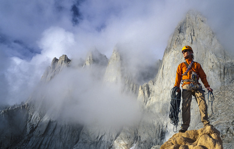 边缘上的登山者