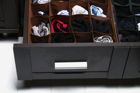 抽屉柜箱内袜子和内裤的贮存组织