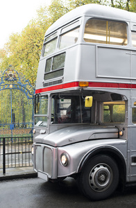 在伦敦的老式公交车