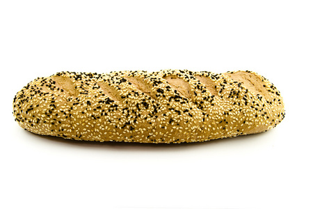 新鲜出炉的棕色谷物面包