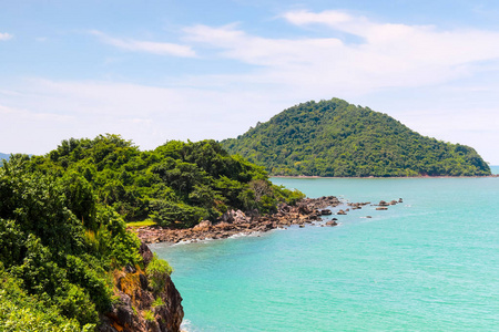 位于泰国尖竹汶的岘港披耶泰风景区的海岛和清洁海