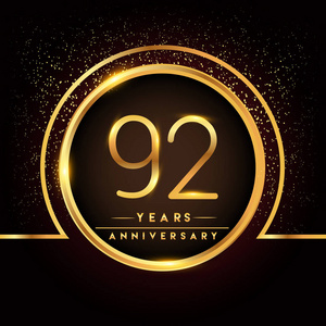 92年周年纪念庆祝标识。黑色背景的金色标志, 问候或邀请卡的矢量设计