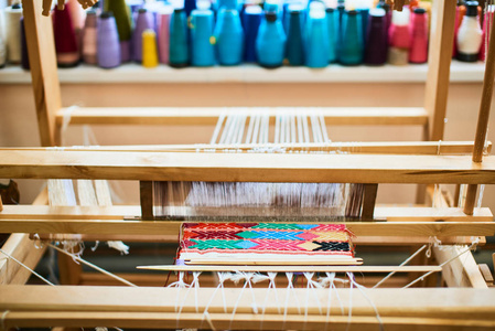 织机彩色手工纺织品