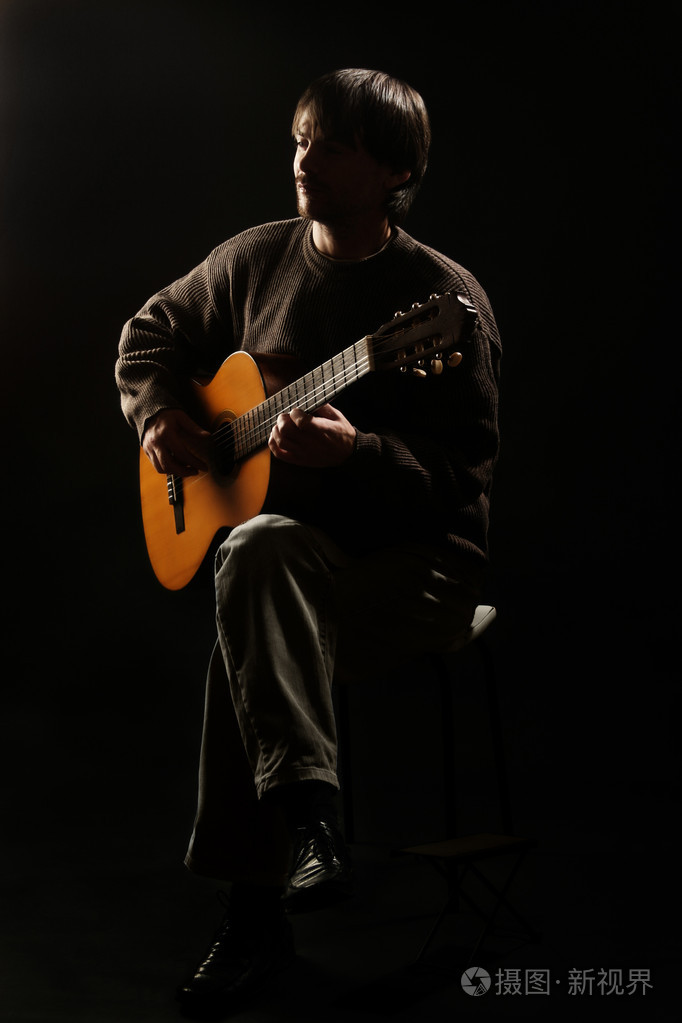 民谣吉他玩家吉他弹奏者