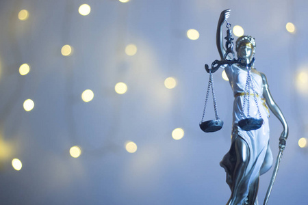 律师法律办公室法律雕像代表盲人司法法院的数字与标尺和剑