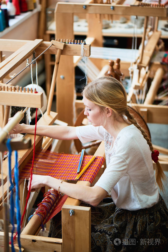 专业金发女郎织机生产中的纺织品手工制作工艺