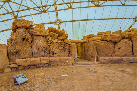 麦芽新石器时代的 mnajdra 寺庙