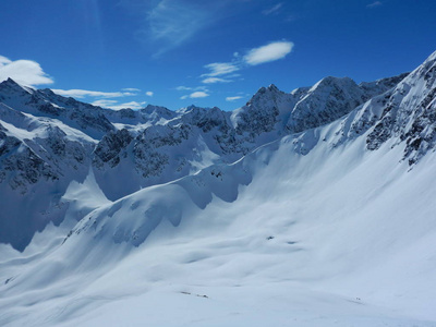 一个美丽的 skitouring 在冬天阿尔卑斯在奥地利