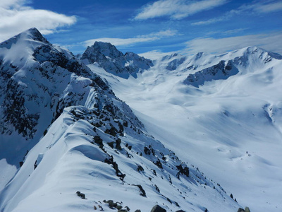 一个美丽的 skitouring 在冬天阿尔卑斯在奥地利