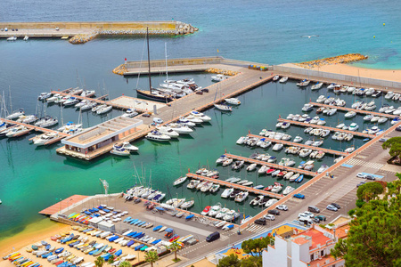 布拉内斯海港, 渔船和游艇, 西班牙