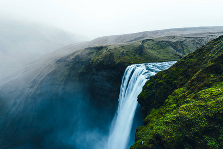 著名 Skogafoss 瀑布