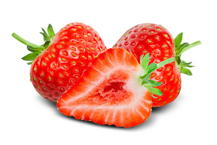 孤立在白色背景上的新鲜草莓水果