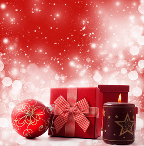圣诞装饰品和礼品盒
