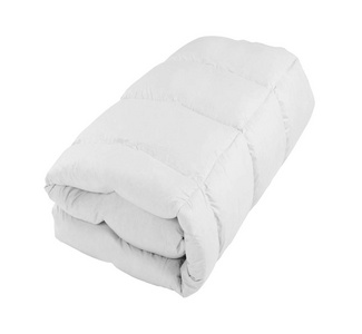 白色背景下的软暖毯照片