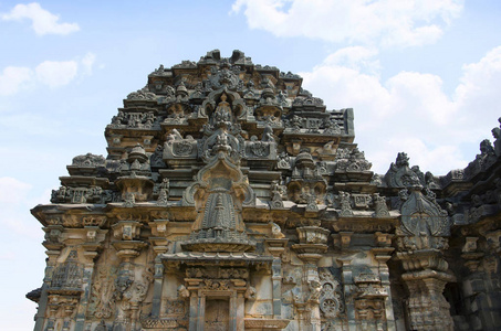 Kasivisvesvara 寺又称 Kashivishvanatha 寺, 存在 1087 Ce, Hoysala 王 Vee