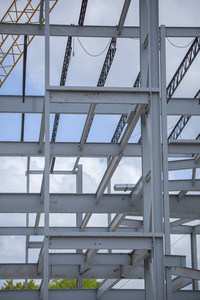 新建建筑物的连接钢梁