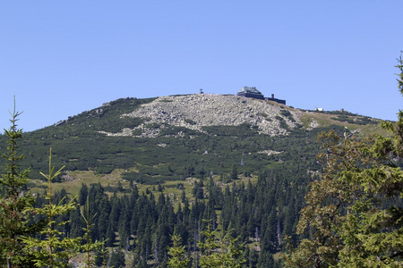 在 karkonosze 的 szrenica 山