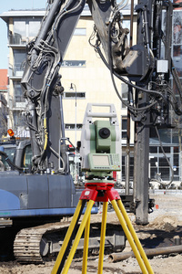 测量仪器及重型施工机械图片