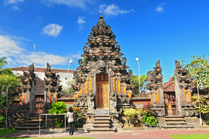 库塔印度尼西亚巴厘岛的传统民族建筑的殿