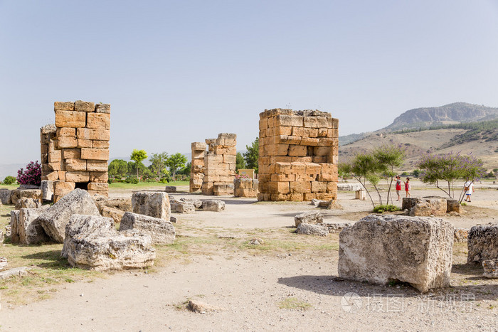 赫拉,土耳其.游客古代废墟