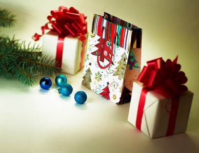 圣诞玩具和礼品和圣诞选项卡图片