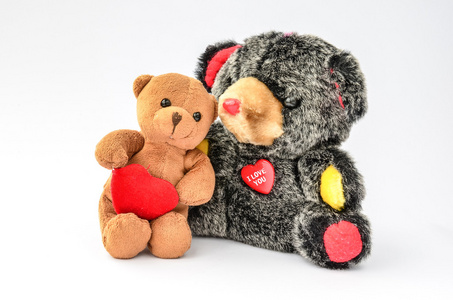 两个拥抱泰迪熊