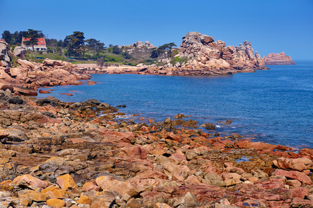 粉红色花岗岩海岸布列塔尼，法国