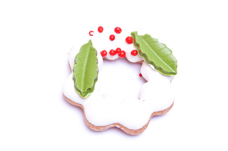 为圣诞节装饰白色背景上的甜甜圈