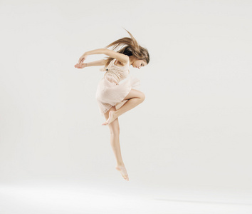 由芭蕾舞演员的舞蹈艺术图片
