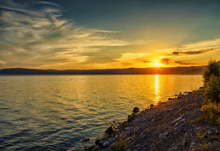 夏日美景, 从 Listvyanka 村滨水湖的美景, 傍晚日落
