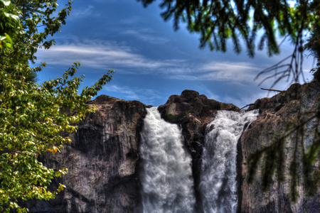 在 hdr 高瀑布