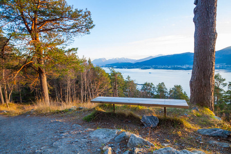 欧洲挪威南部风景秀丽的峡湾海岸线