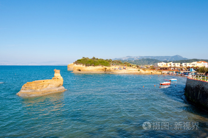 sidary一片沙滩岸上的人们日光浴希腊科孚岛