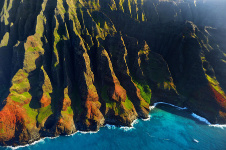 壮观的 Na Pali 海岸