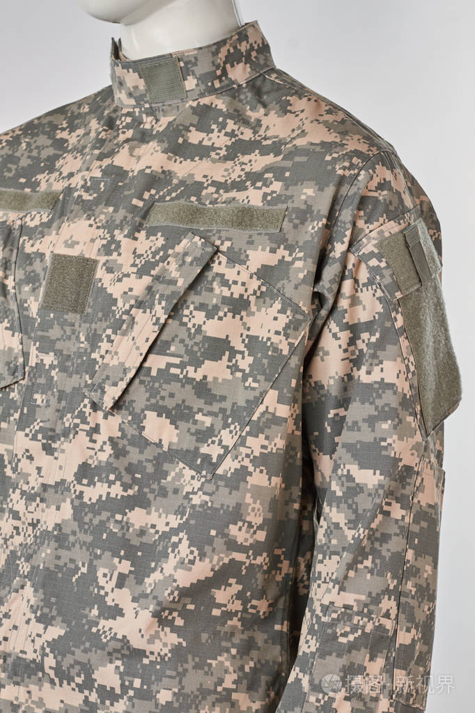 军用制服的模特, 裁剪视图