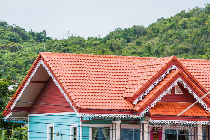 红瓦屋顶