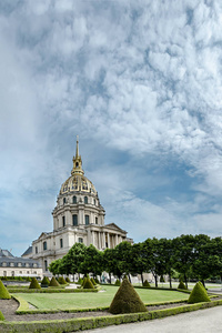 圆顶 les 荣军院在巴黎, 法国, 从花园的看法, 垂直
