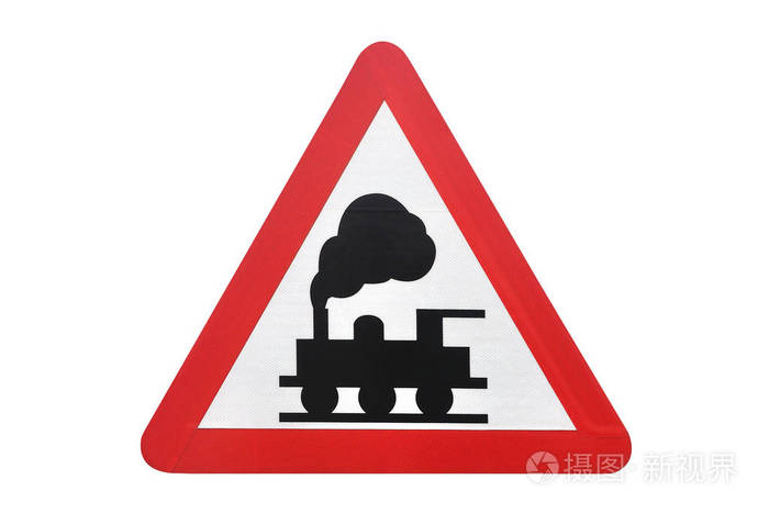 在白色背景查出的道路标志铁路交叉