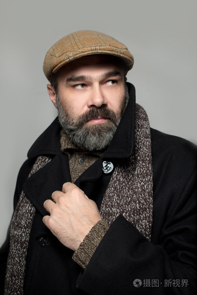 英俊的大胡子的男人