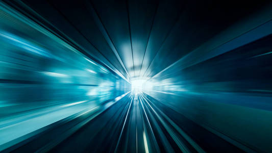 从第一条铁路车厢观看。速度运动模糊地铁抽象背景在隧道