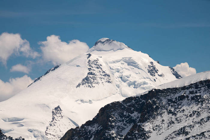 米), 瑞士的顶部的伯尔尼阿尔卑斯山圣母峰和4000米山峰壮观的景色