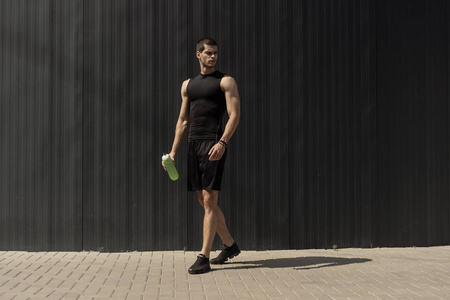 拳击运动.准备好了.对自己的力量充满信心.