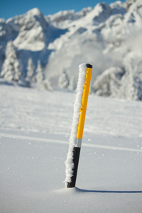 危险雪标志