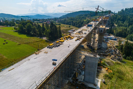 空中无人机对道路建设的看法。道路工程