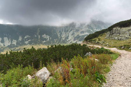 从路线到攀登 musala 高峰的风景, rila 山, 保加利亚