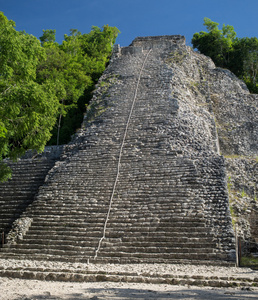 在 Coba 玛雅 pyramind